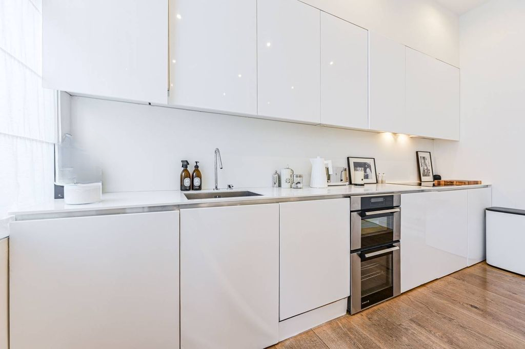 Квартира в Лондоне, Великобритания, 60 м² - фото 16