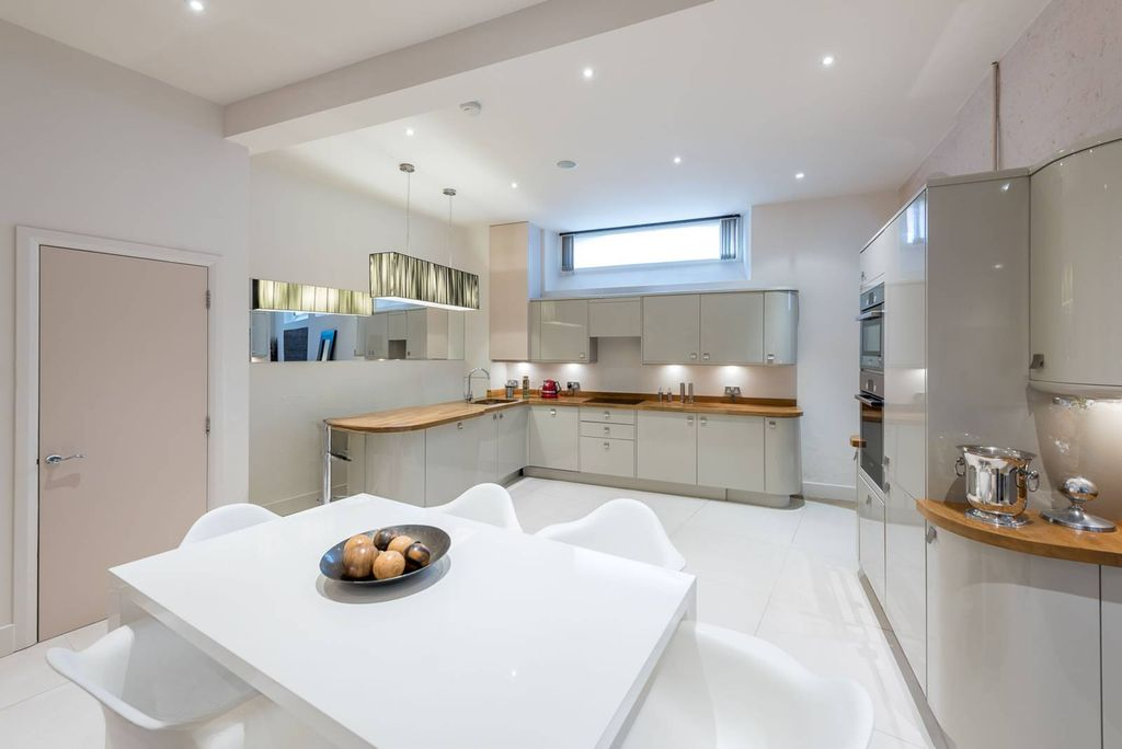 Квартира в Лондоне, Великобритания, 241 м² - фото 18