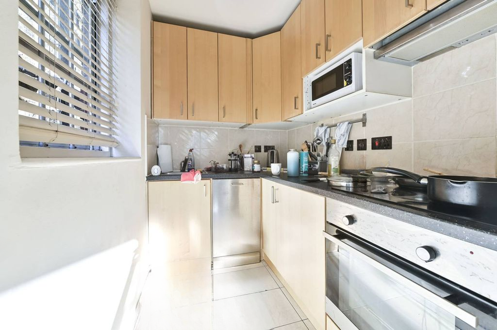 Квартира в Лондоне, Великобритания, 30 м² - фото 2