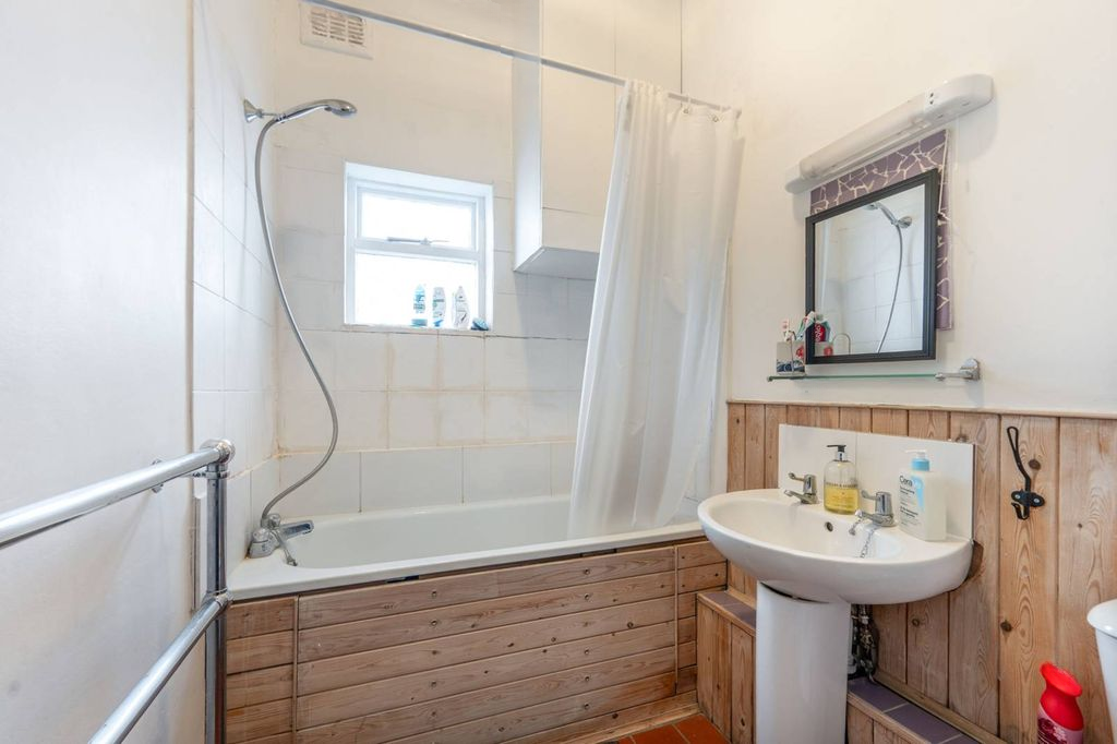 Квартира в Лондоне, Великобритания, 42 м² - фото 2