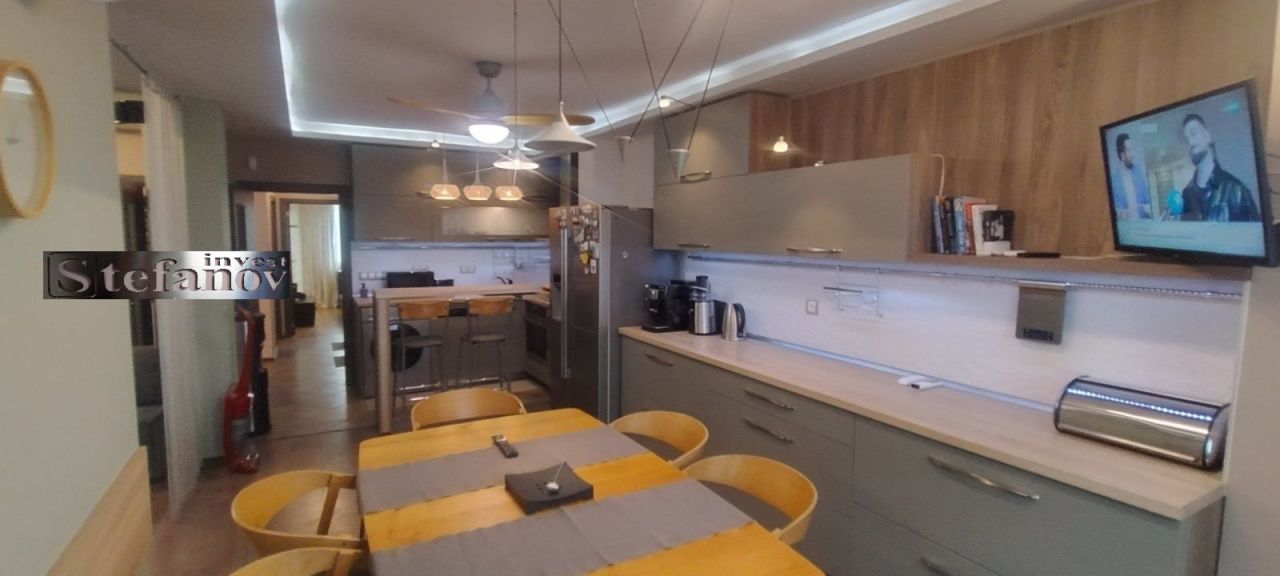 Квартира в Варне, Болгария, 138 м² - фото 1