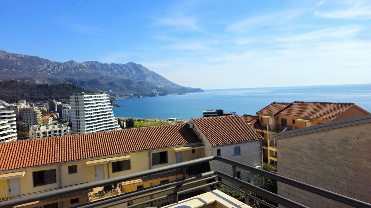 Квартира в Бечичи, Черногория, 51 м² - фото 1