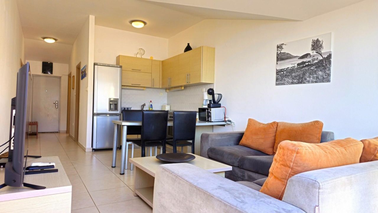 Квартира в Бечичи, Черногория, 51 м² - фото 8