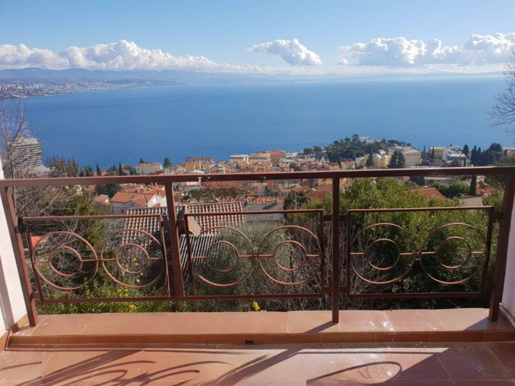 Дом в Опатии, Хорватия, 715 м² - фото 1