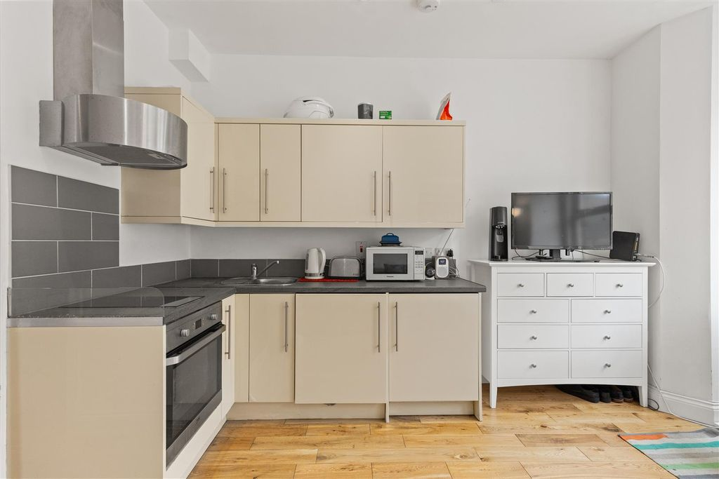 Квартира в Лондоне, Великобритания, 26 м² - фото 6