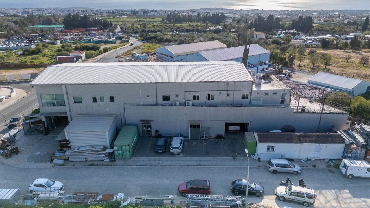 Коммерческая недвижимость в Пафосе, Кипр, 1 500 м² - фото 3