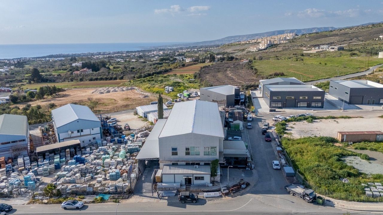 Коммерческая недвижимость в Пафосе, Кипр, 1 500 м² - фото 6