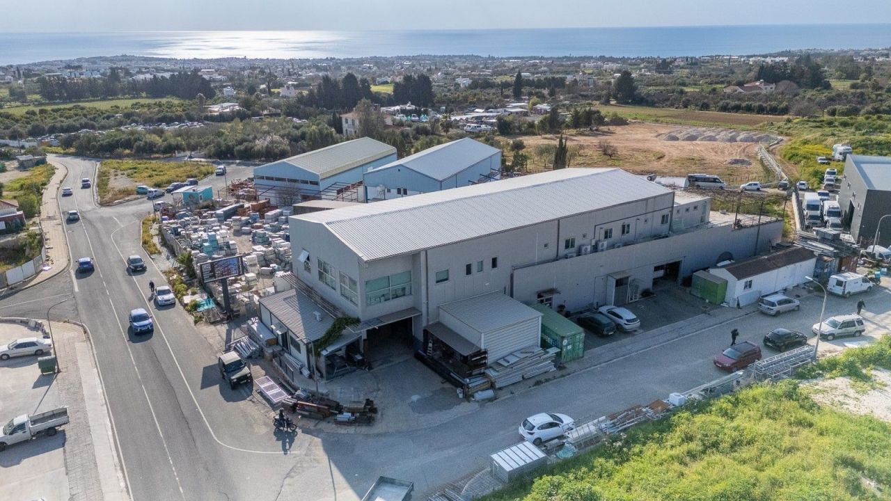 Коммерческая недвижимость в Пафосе, Кипр, 1 500 м² - фото 10