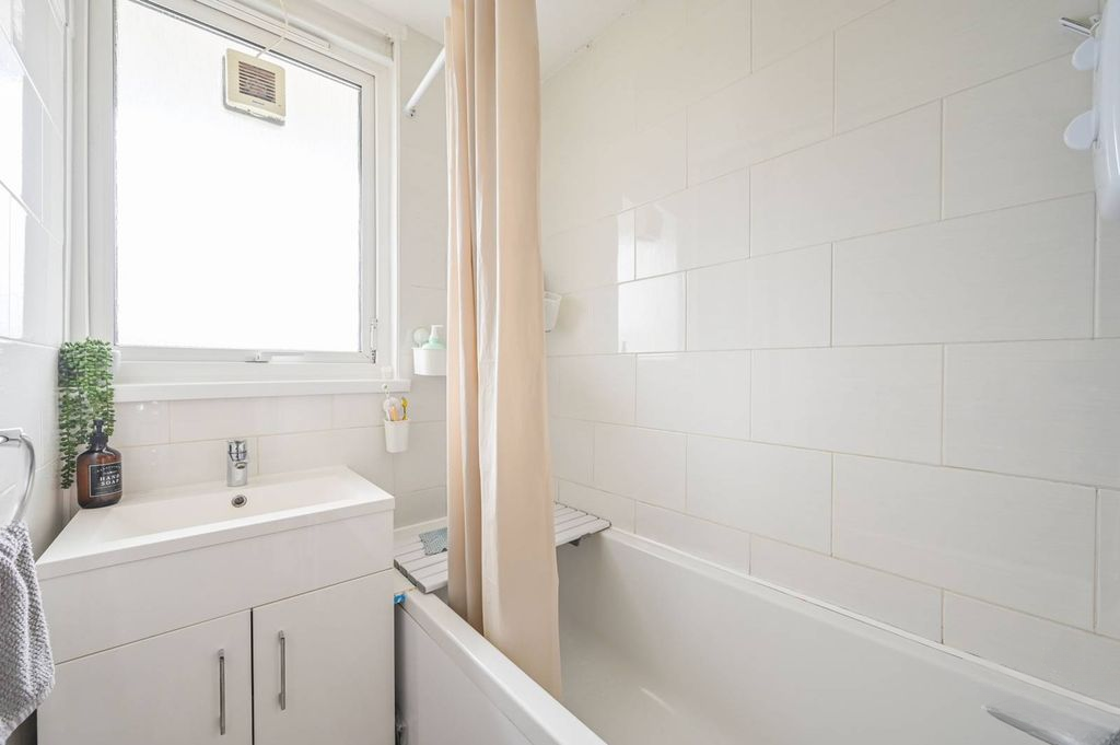 Квартира в Лондоне, Великобритания, 46 м² - фото 13