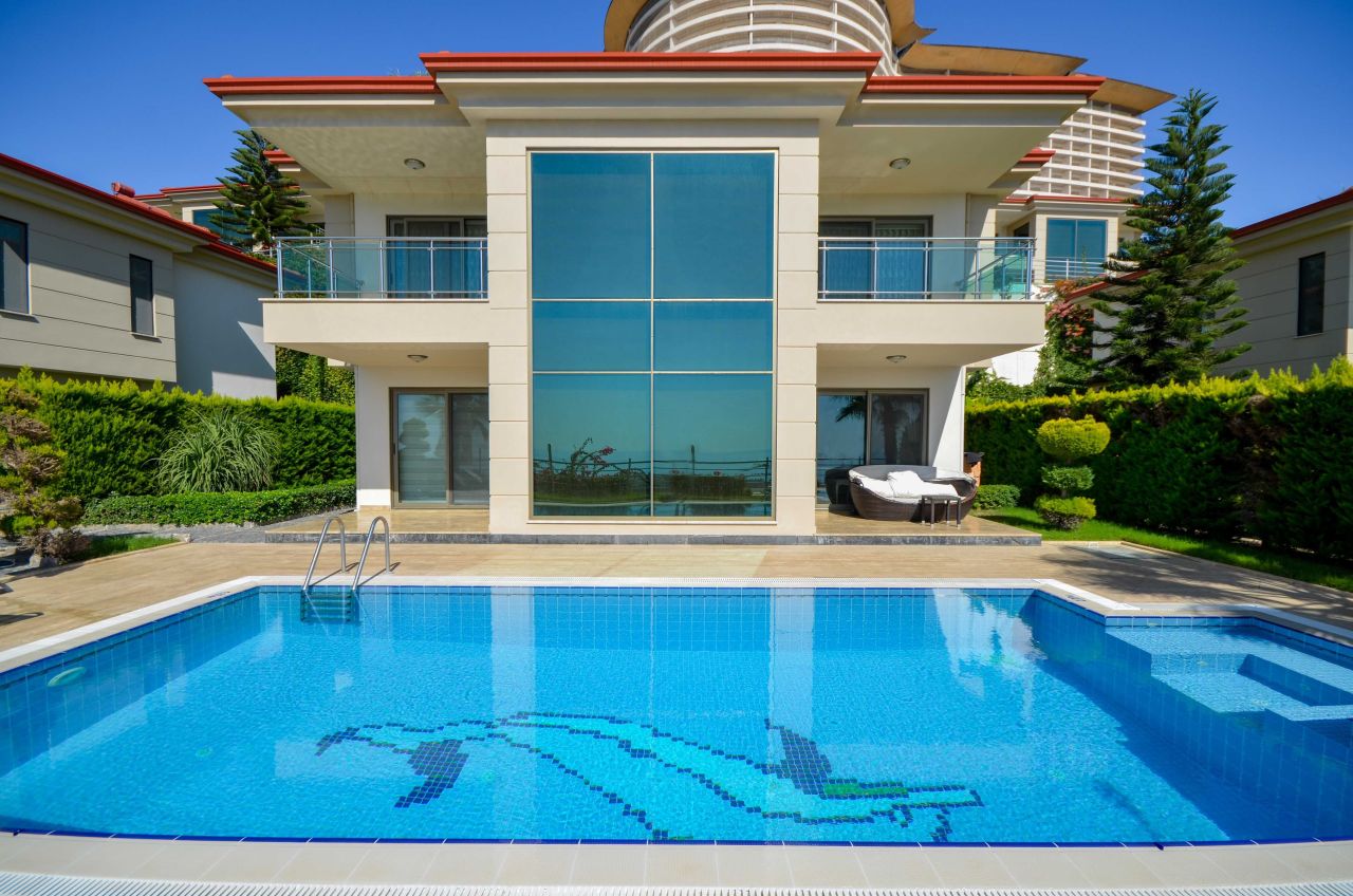 Вилла в Алании, Турция, 430 м² - фото 1