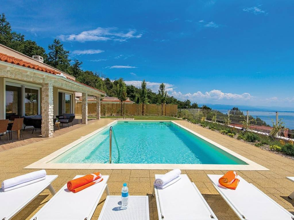 Дом в Опатии, Хорватия, 400 м² - фото 1