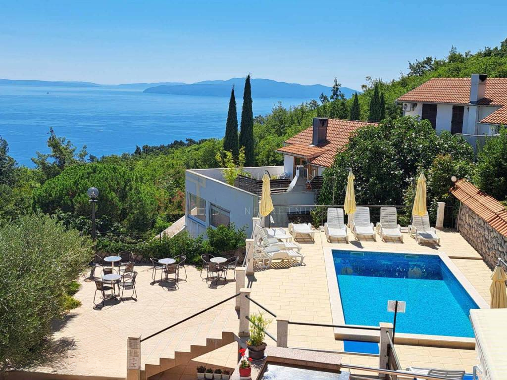 Дом в Опатии, Хорватия, 1 000 м² - фото 1