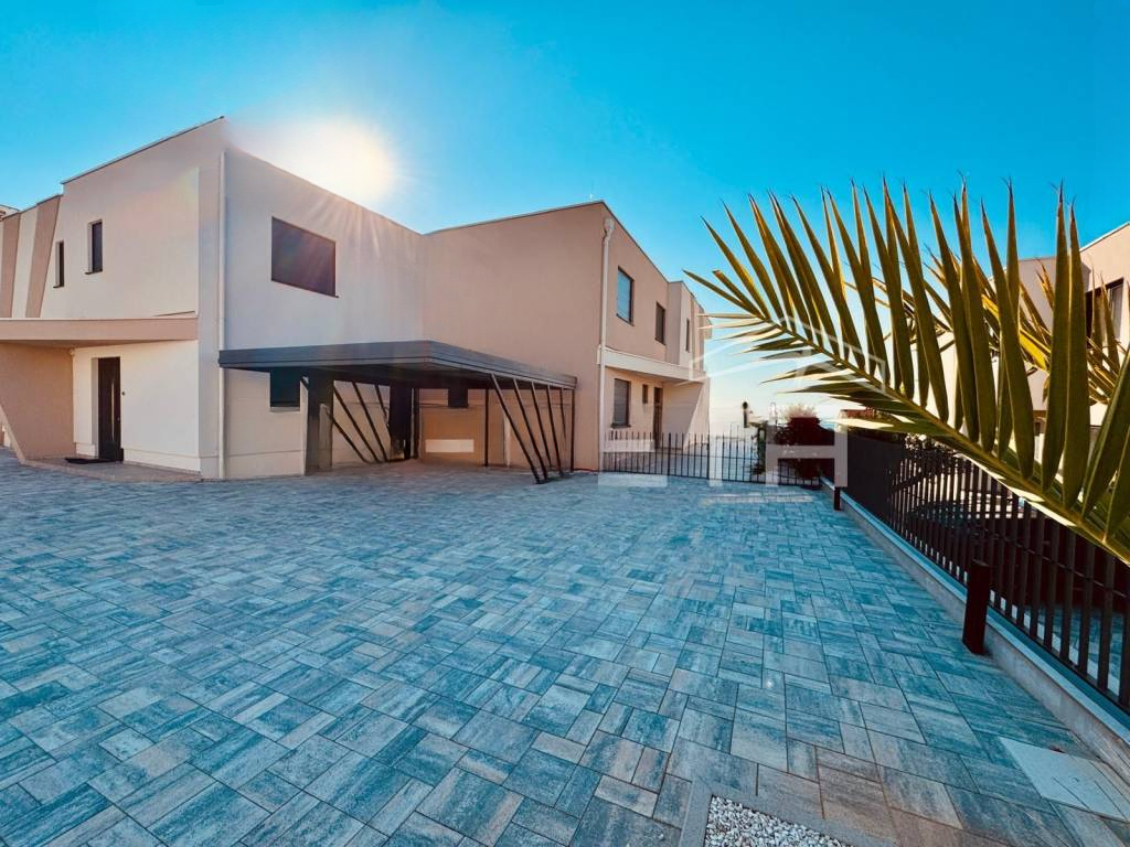 Квартира в Опатии, Хорватия, 171 м² - фото 1