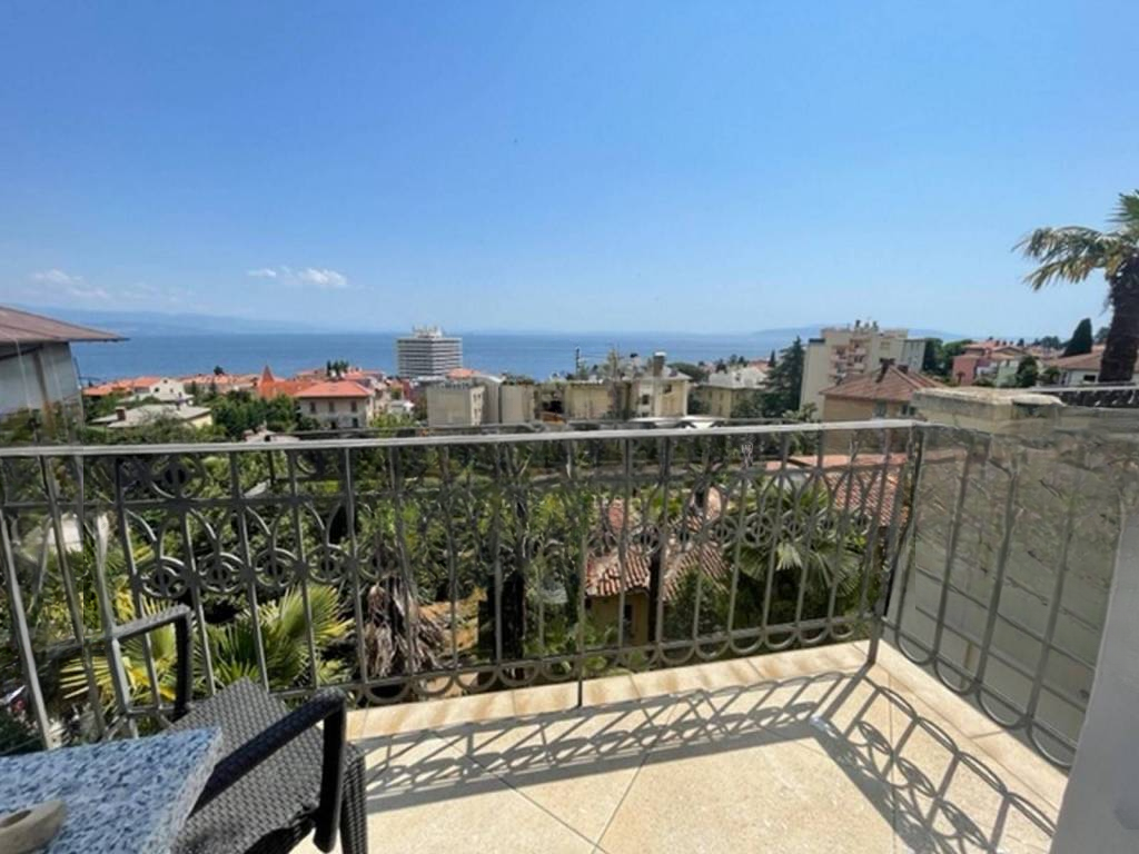 Квартира в Опатии, Хорватия, 205 м² - фото 1