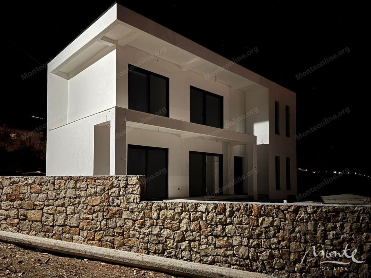 Вилла в Добра Воде, Черногория, 140 м² - фото 2