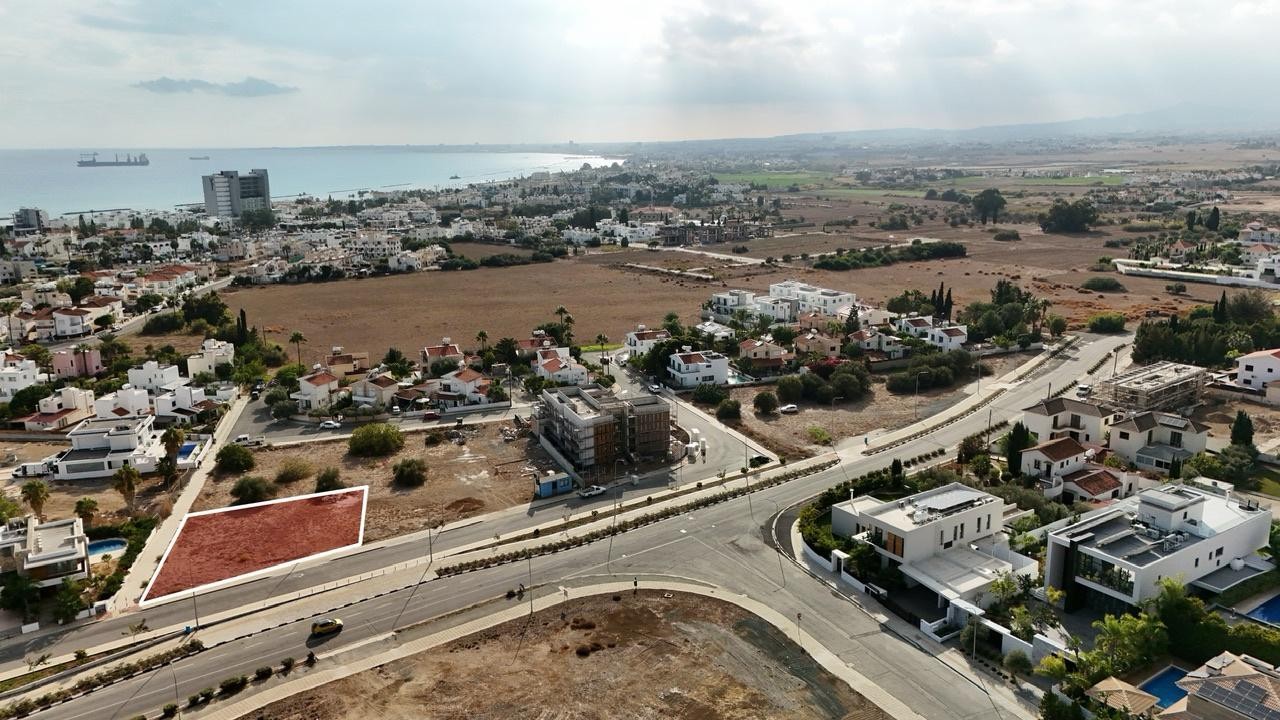 Земля в Ларнаке, Кипр, 1 070 м² - фото 1