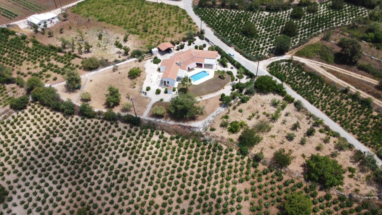 Бунгало в Пафосе, Кипр, 246 м² - фото 2