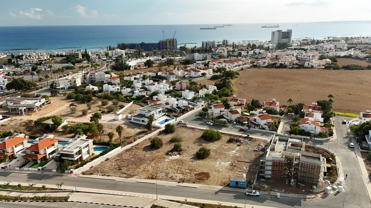 Земля в Ларнаке, Кипр, 1 070 м² - фото 2