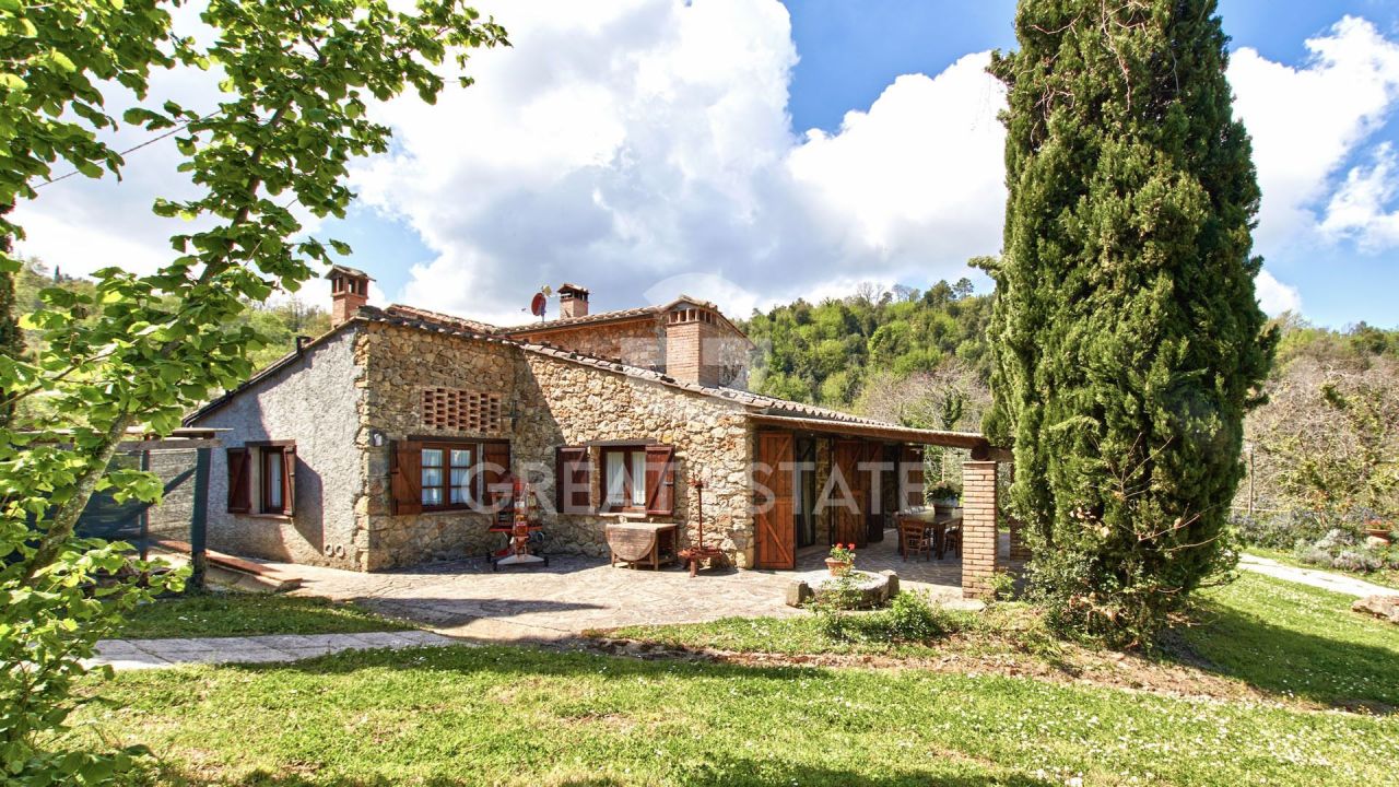 Дом в Кьянни, Италия, 414.8 м² - фото 1