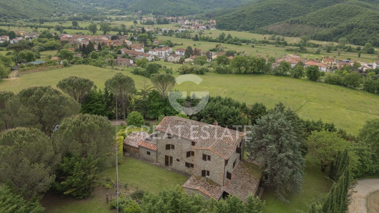 Дом в Кортоне, Италия, 442.3 м² - фото 1