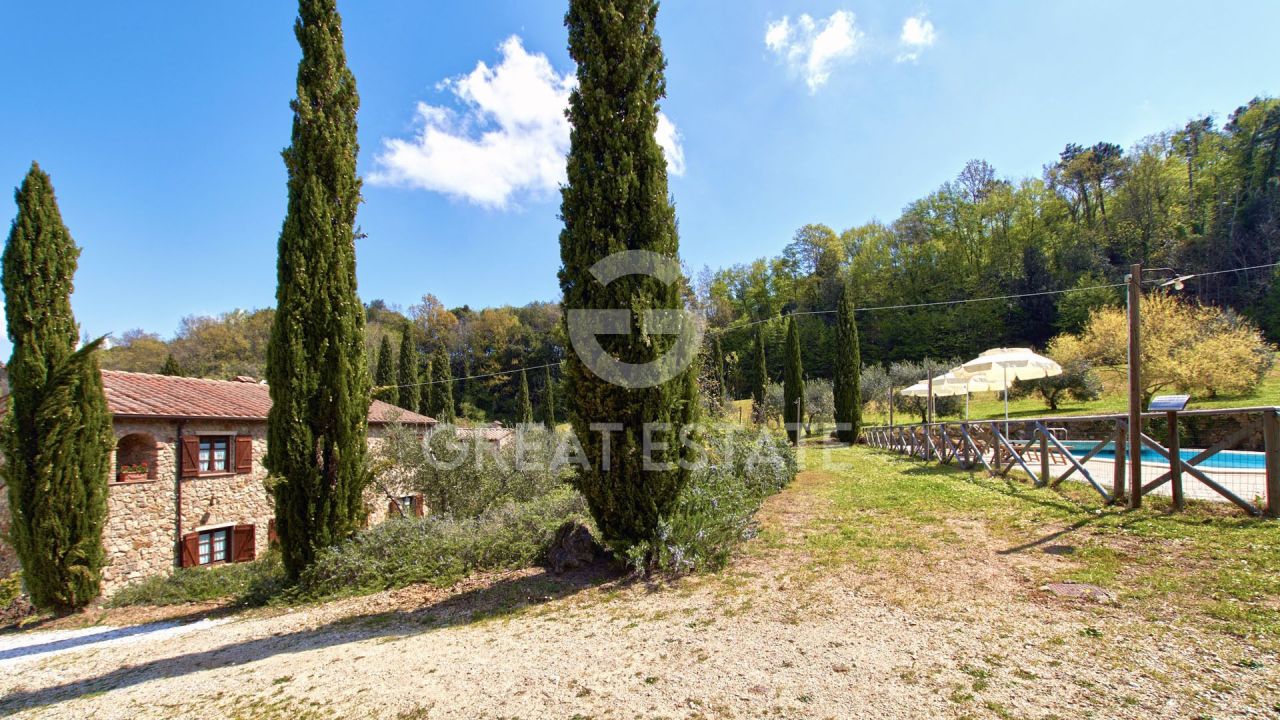 Дом в Кьянни, Италия, 414.8 м² - фото 3