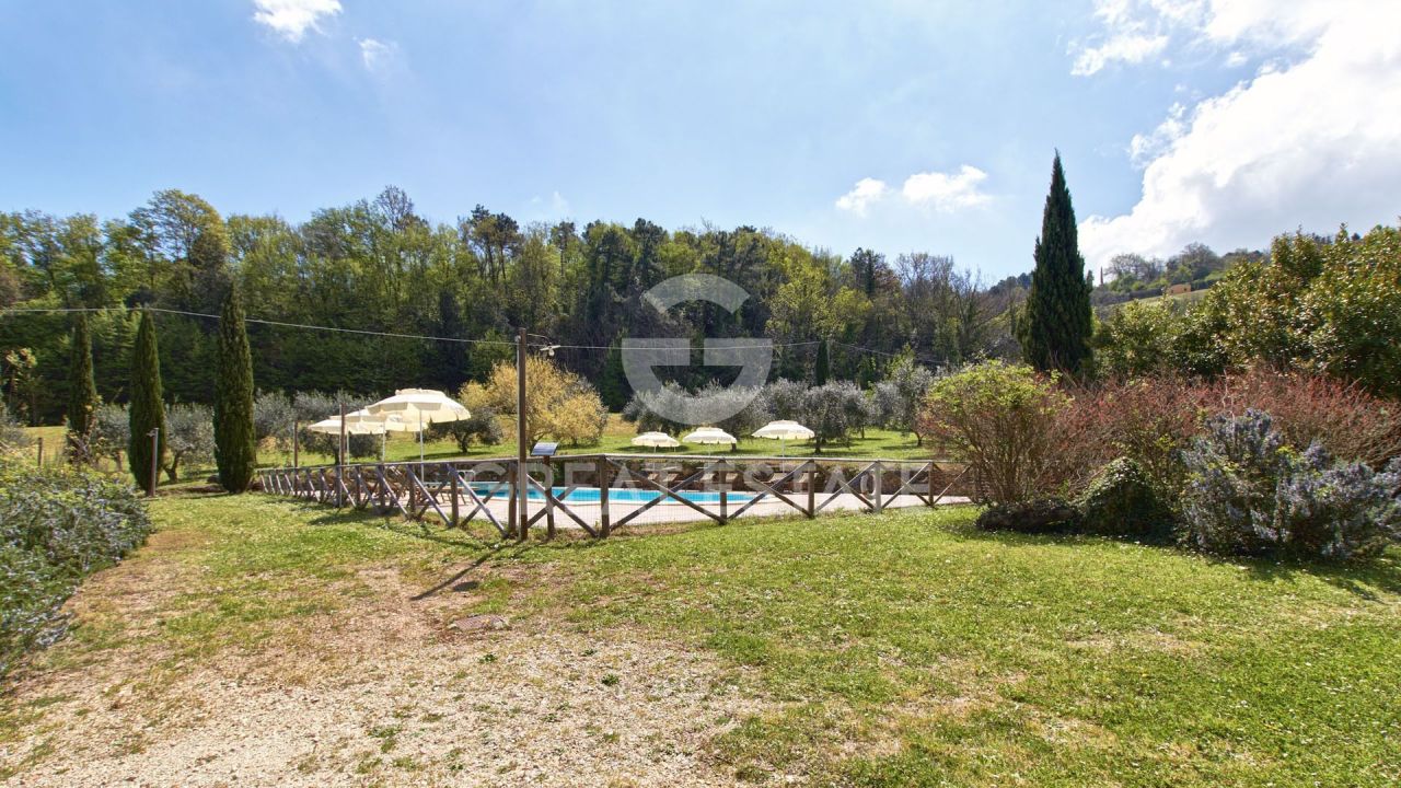 Дом в Кьянни, Италия, 414.8 м² - фото 10