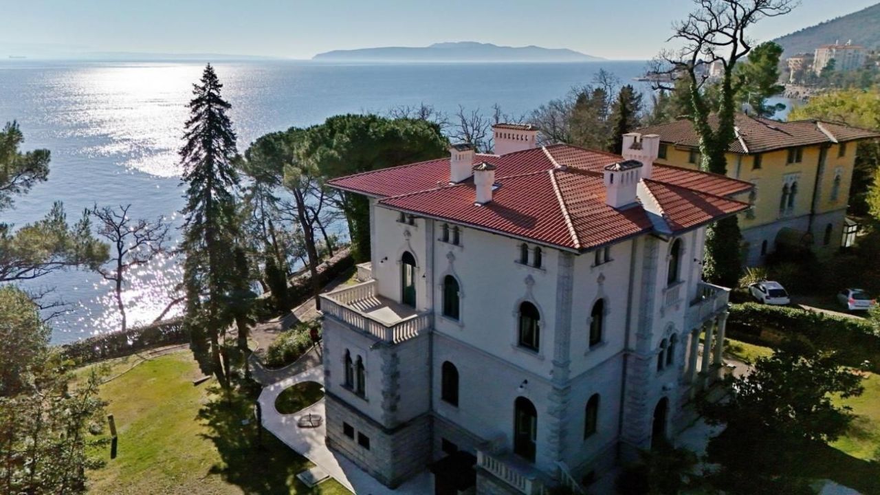 Вилла в Ловране, Хорватия, 600 м² - фото 1