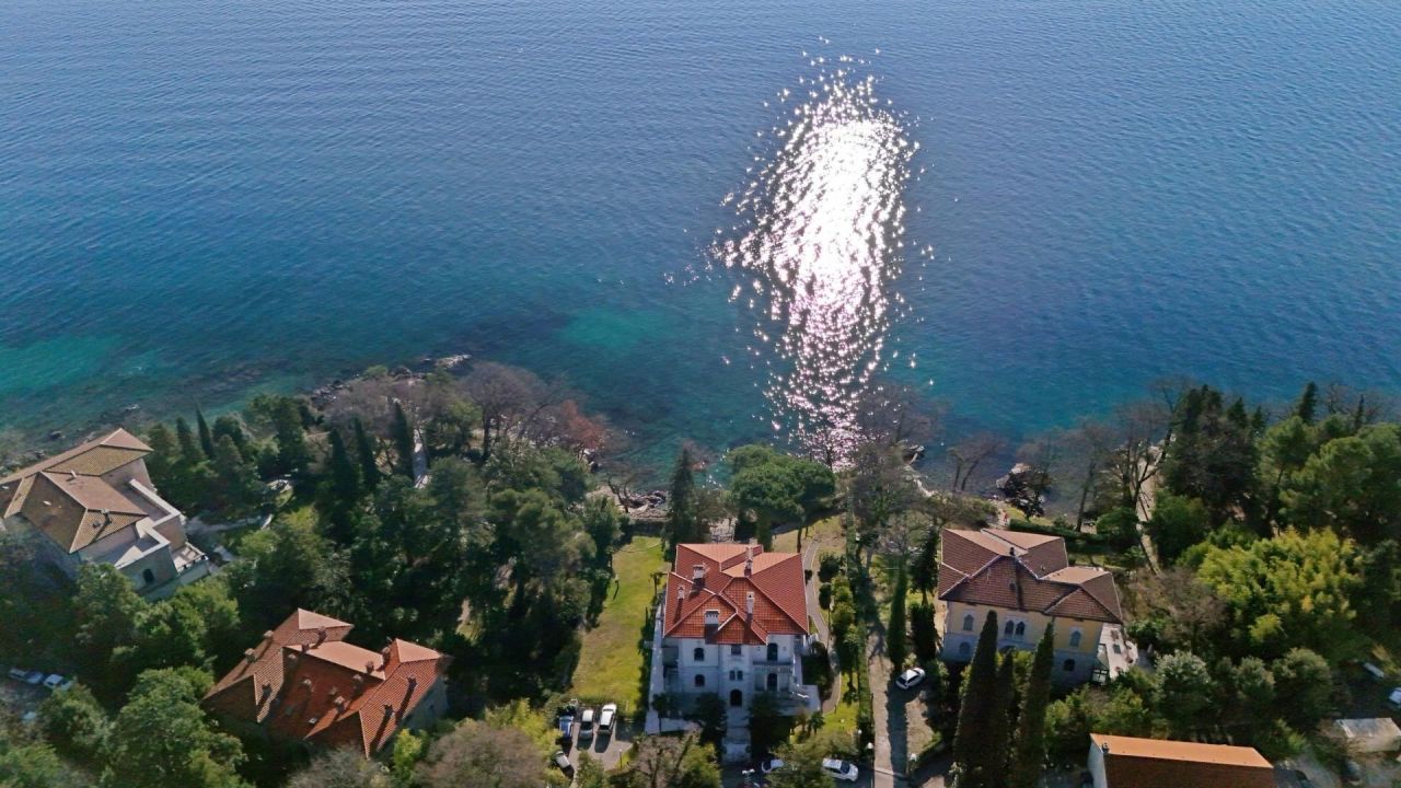 Вилла в Ловране, Хорватия, 600 м² - фото 2