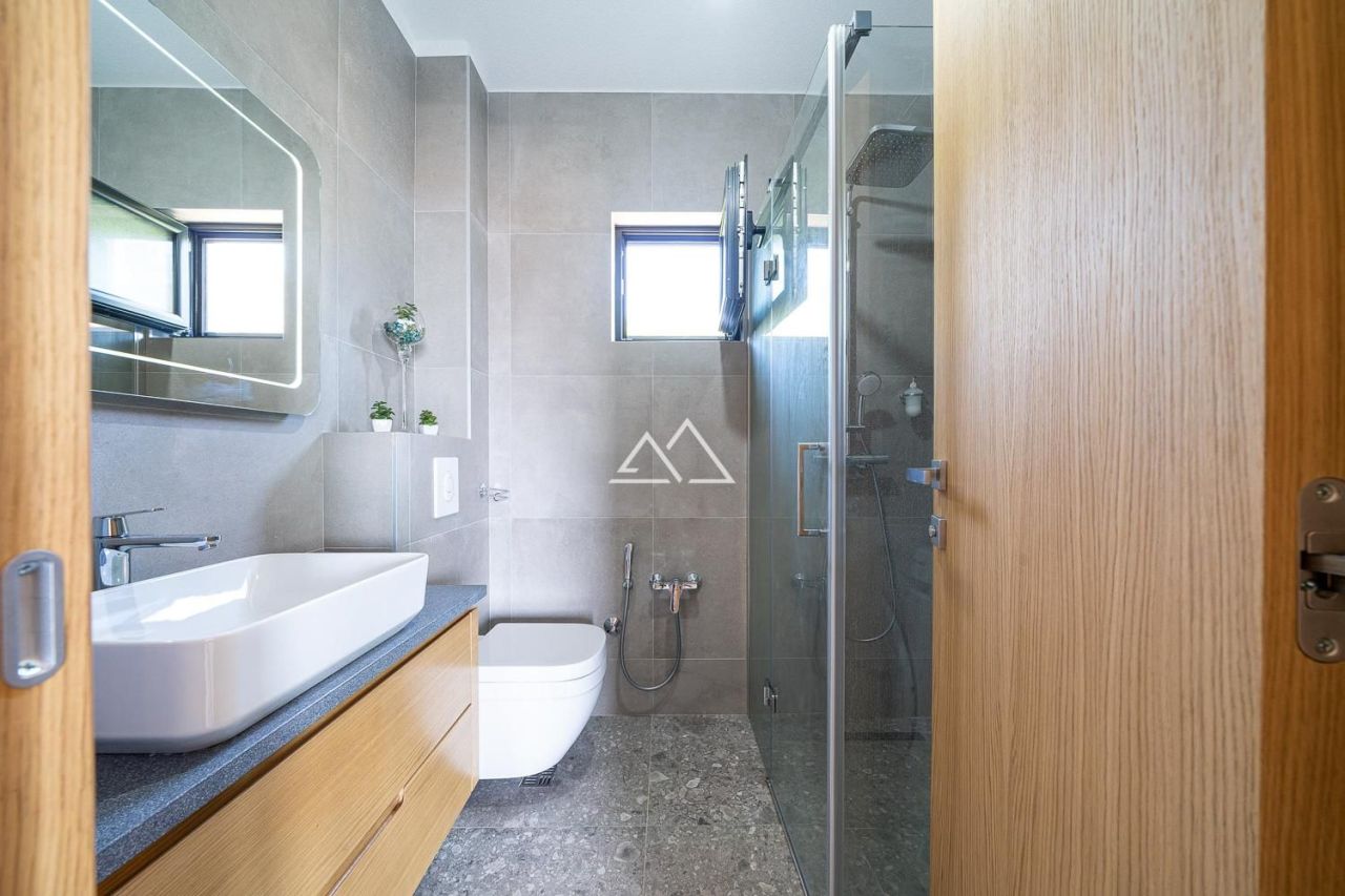 Апартаменты в Тивате, Черногория, 78 м² - фото 15