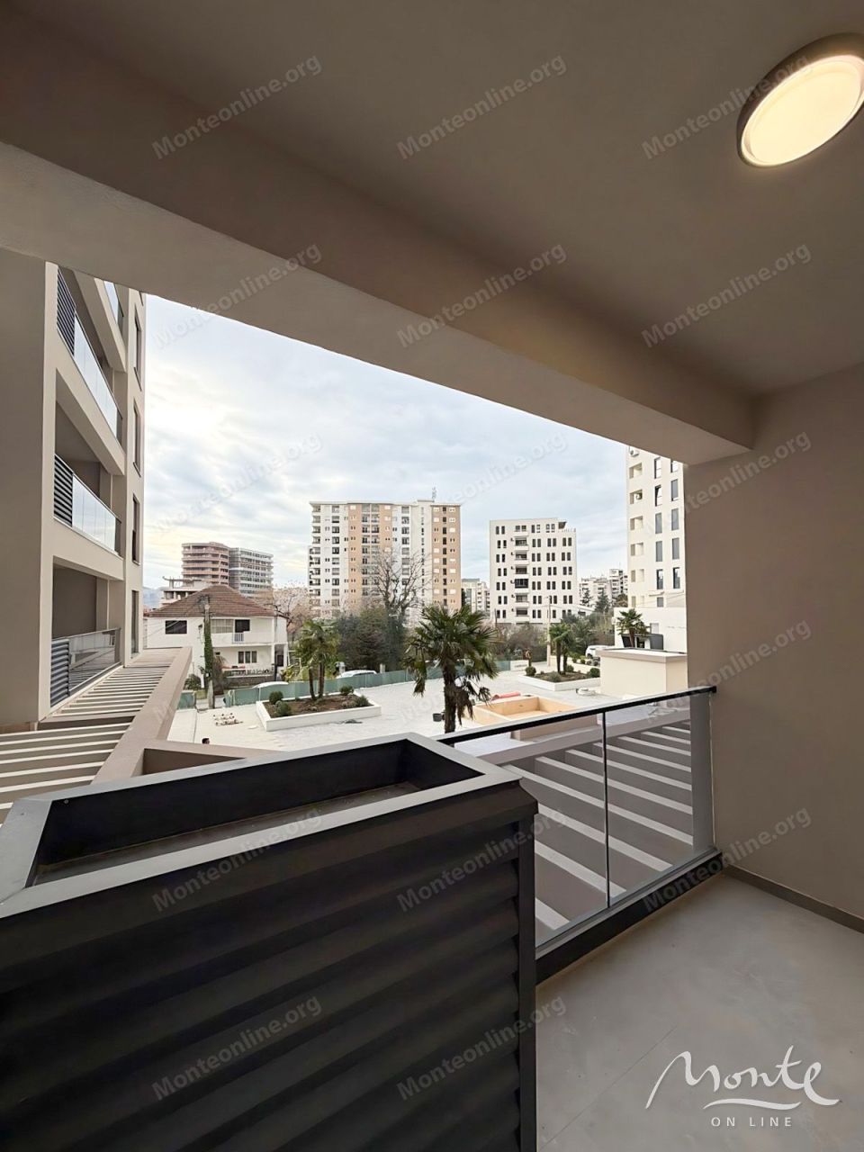 Апартаменты в Баре, Черногория, 54 м² - фото 1