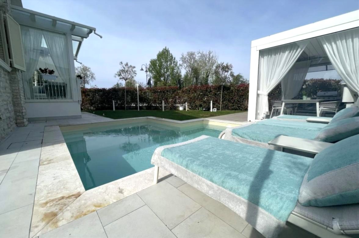 Коттедж в Марина ди Пьетрасанта, Италия, 187 м² - фото 2