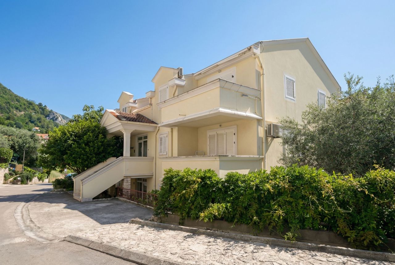 Квартира в Будве, Черногория, 45 м² - фото 1