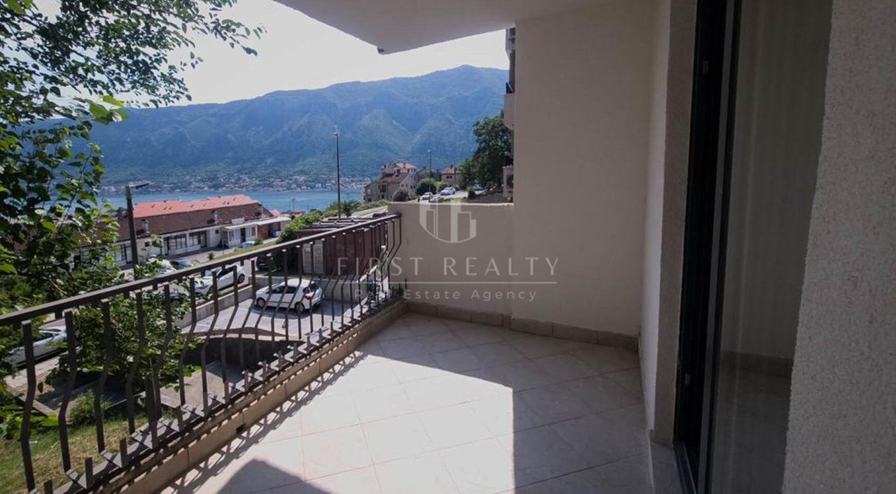 Квартира в Доброте, Черногория, 38 м² - фото 9