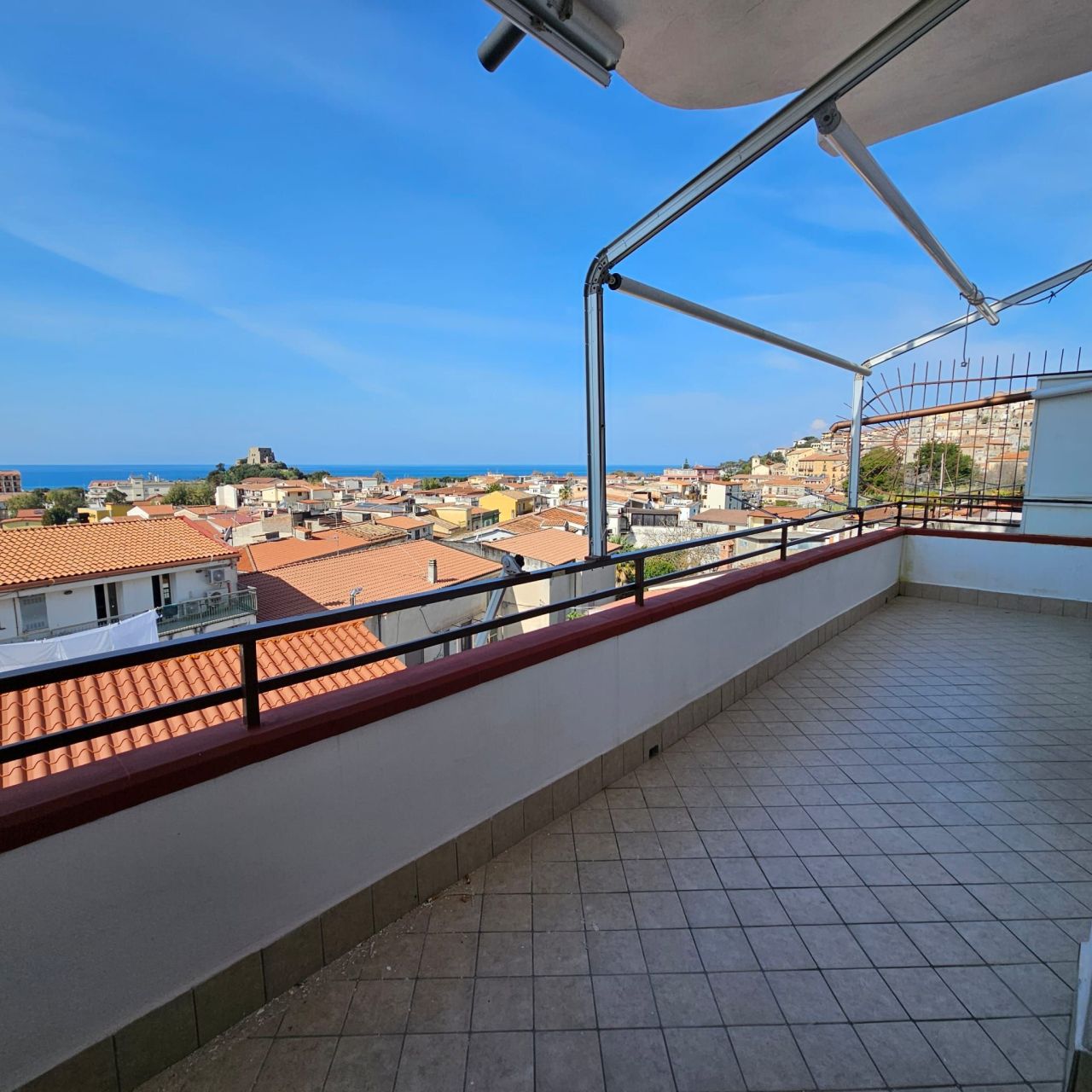 Квартира в Скалее, Италия, 75 м² - фото 1