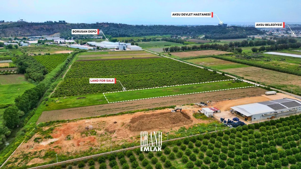 Земля в Анталии, Турция, 10 000 м² - фото 1