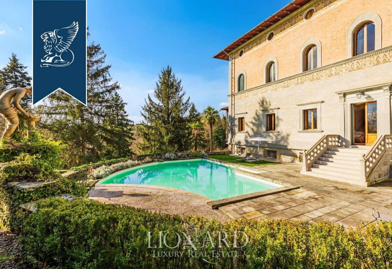 Вилла в Виккьо, Италия, 1 300 м² - фото 1