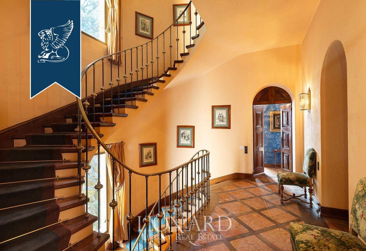 Вилла в Комо, Италия, 980 м² - фото 12