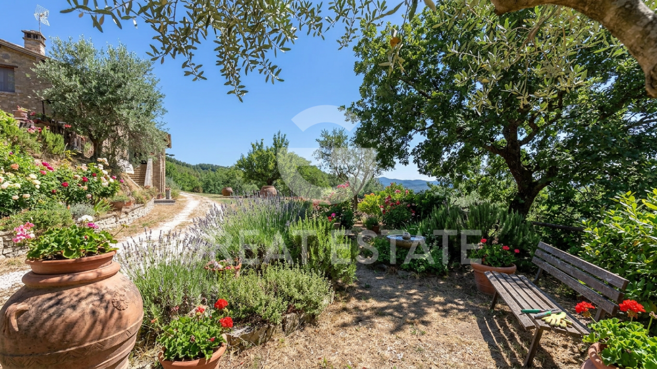 Дом в Ассизи, Италия, 477 м² - фото 2