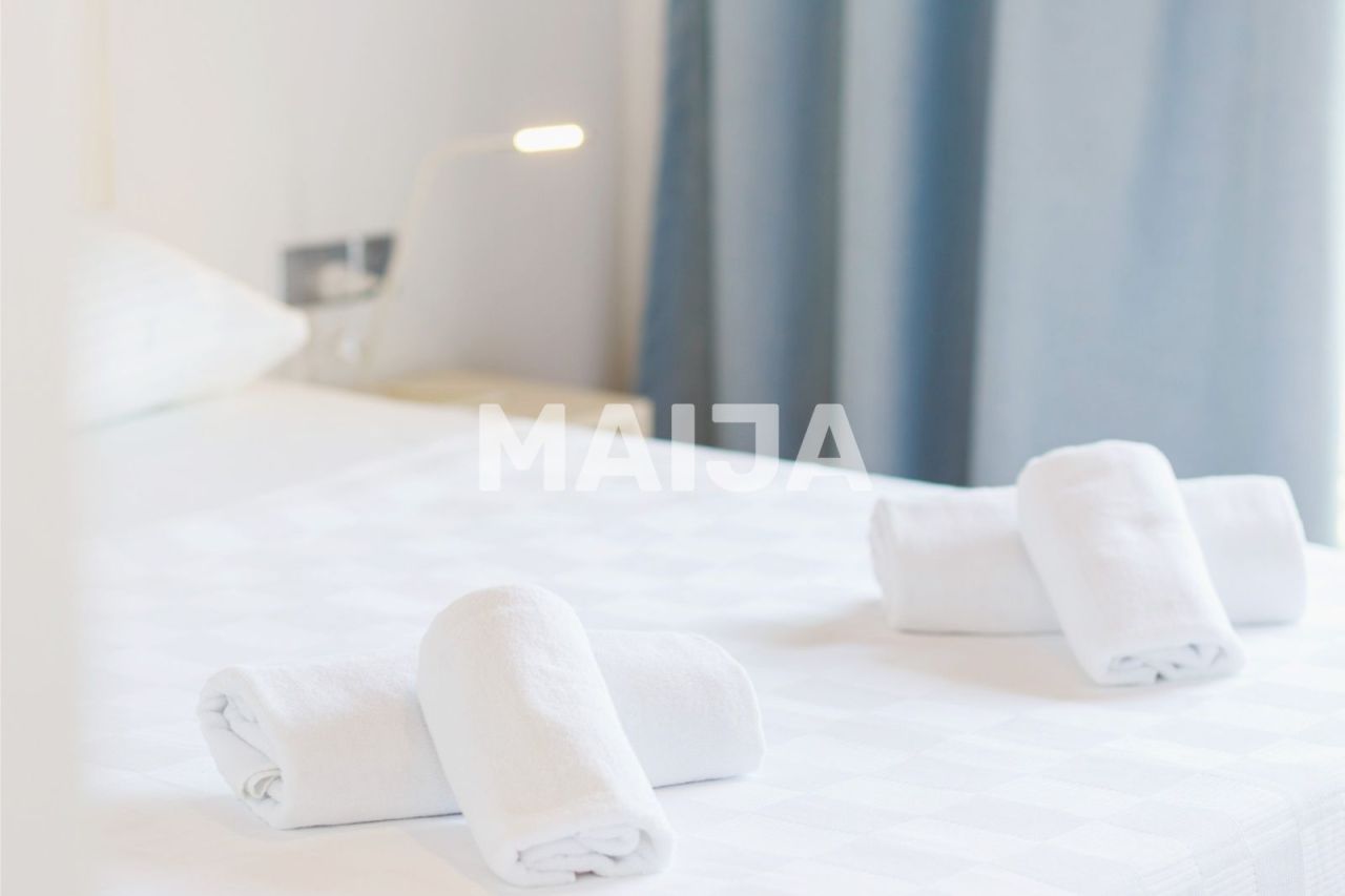 Отель, гостиница в Кирении, Кипр, 1 000 м² - фото 11