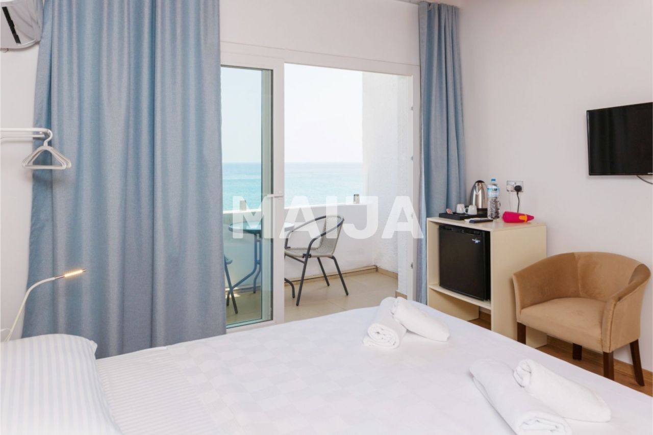 Отель, гостиница в Кирении, Кипр, 1 000 м² - фото 12