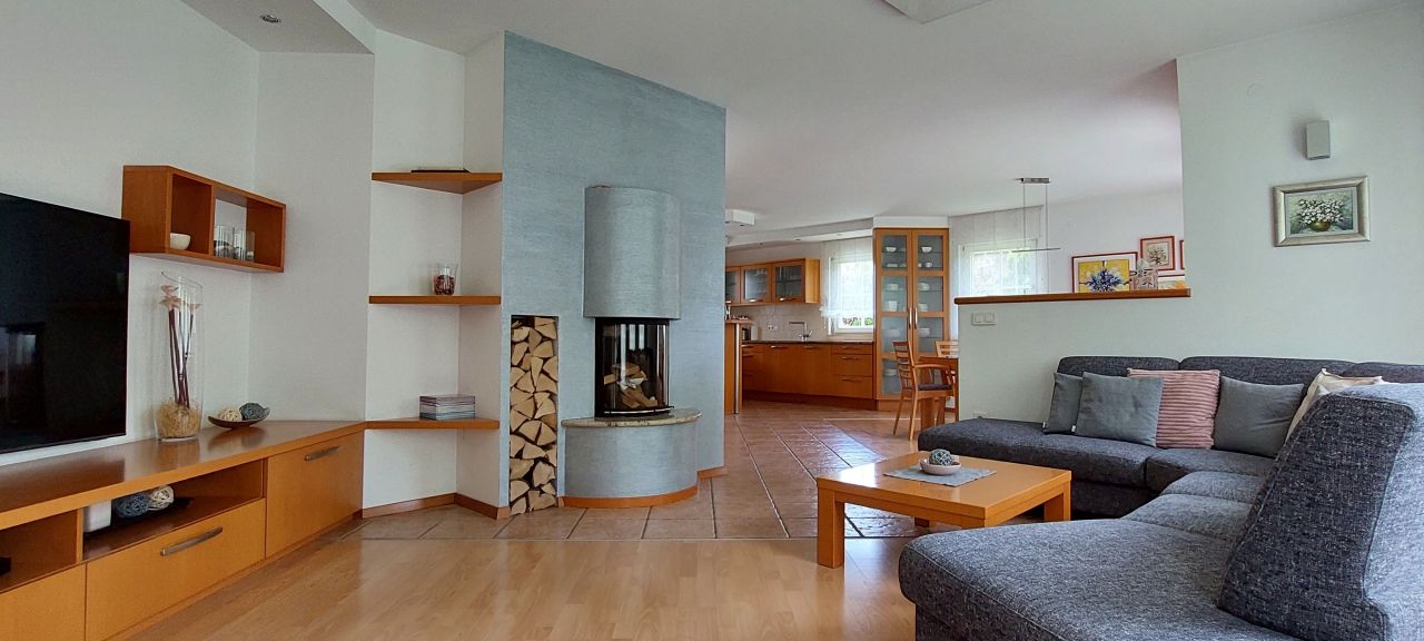 Дом в Шкофья-Лока, Словения, 390 м² - фото 2