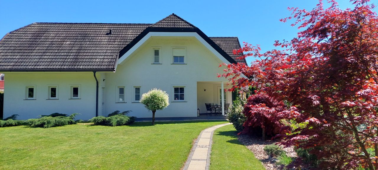 Дом в Шкофья-Лока, Словения, 390 м² - фото 1