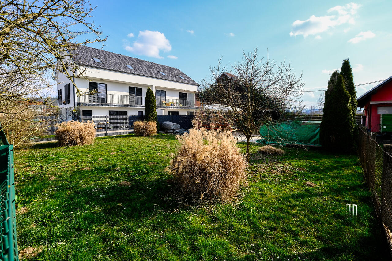 Земля в Любляне, Словения, 1 188 м² - фото 3