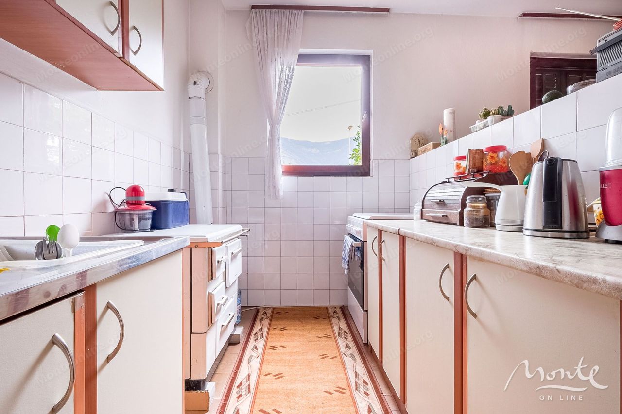 Вилла в Доброте, Черногория, 250 м² - фото 9