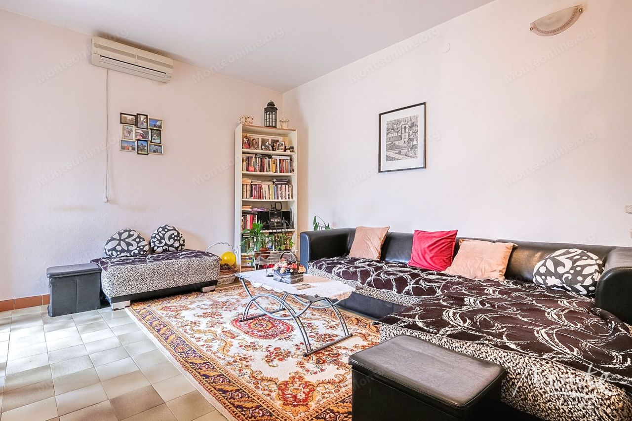 Вилла в Доброте, Черногория, 250 м² - фото 11