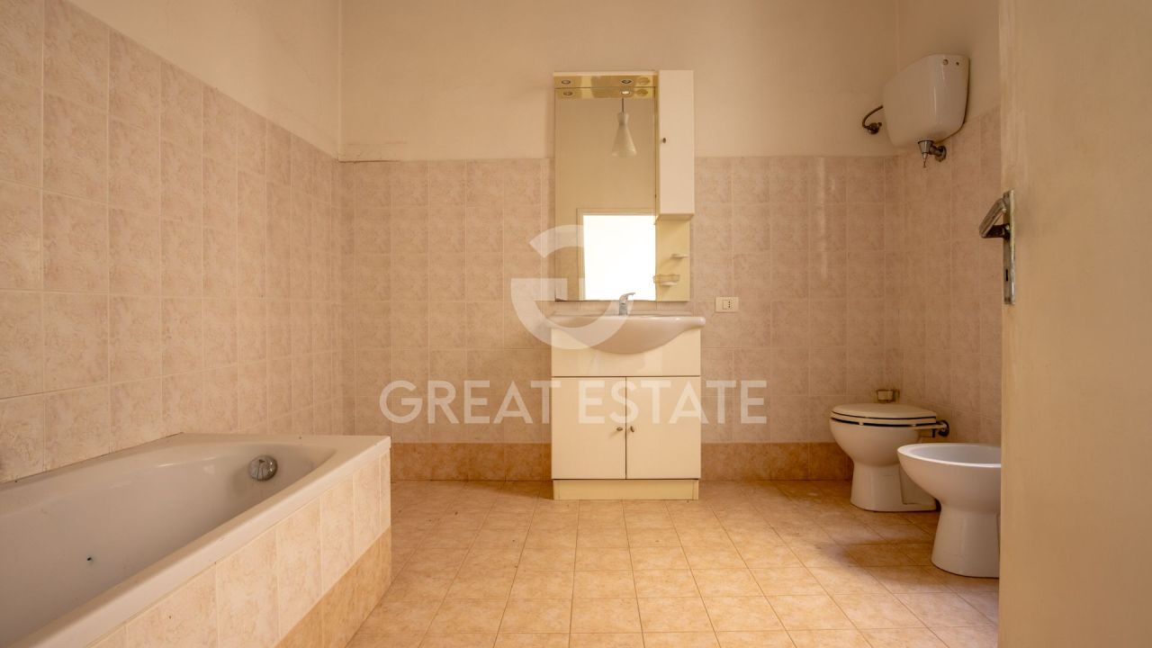 Апартаменты в Кастильоне-дель-Лаго, Италия, 125 м² - фото 8