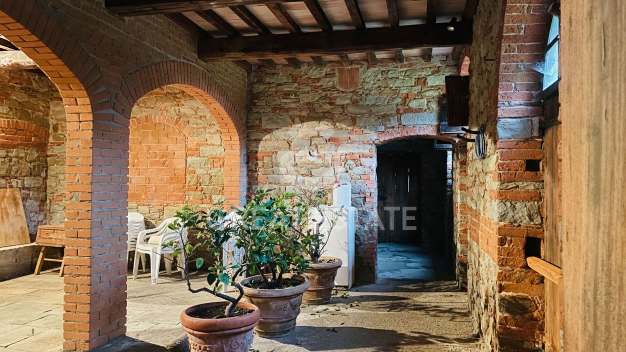 Дом Loro Ciuffenna, Италия, 475 м² - фото 11