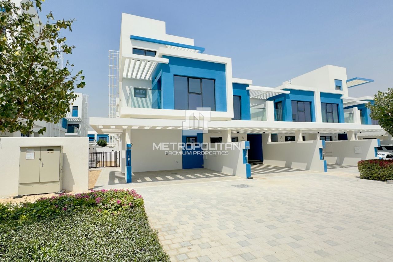 Таунхаус в Дубае, ОАЭ, 272 м² - фото 1