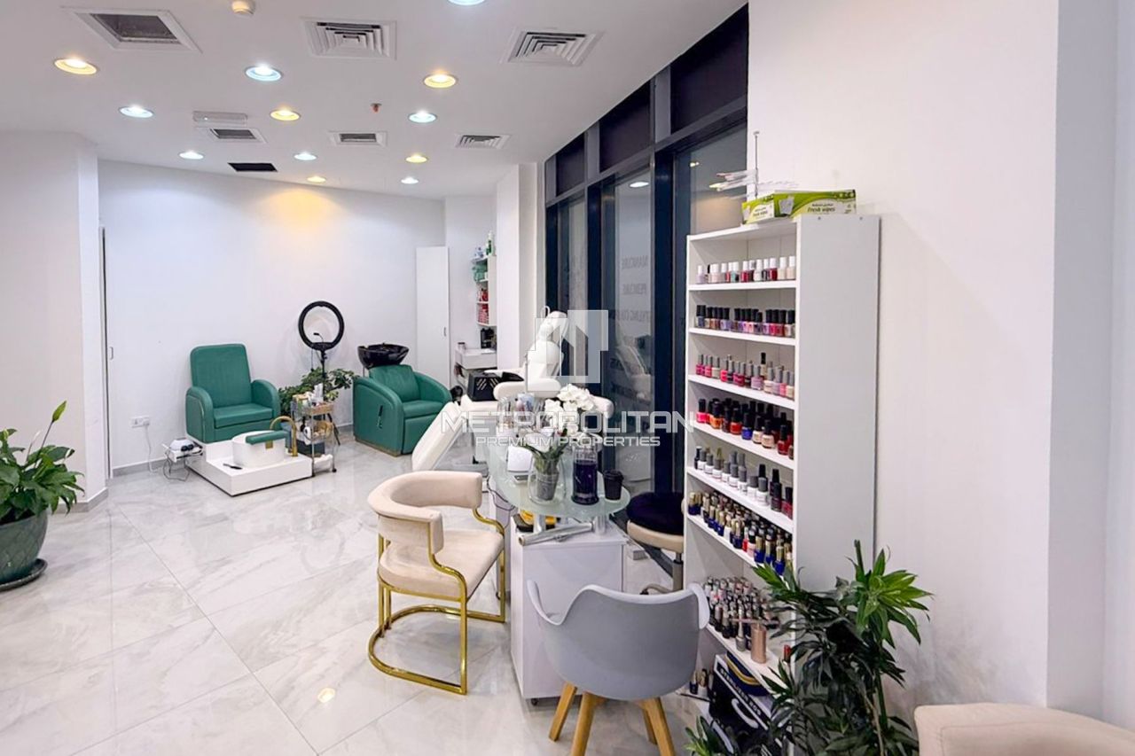 Магазин в Дубае, ОАЭ, 37 м² - фото 2