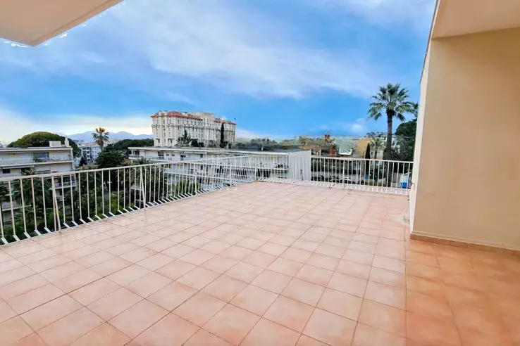 Квартира в Каннах, Франция, 96 м² - фото 1